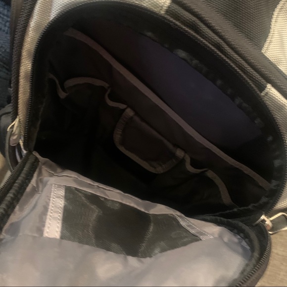 Backpack - Picture 3 of 9